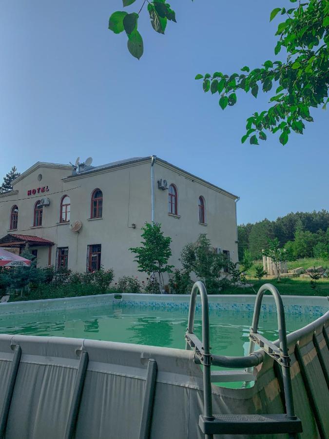 Hotel Kakhaberi Tetritskaro Exterior photo